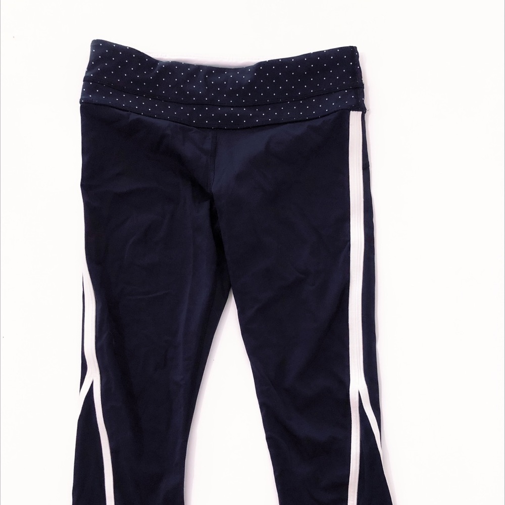 Lululemon athletica back and white capri leggings